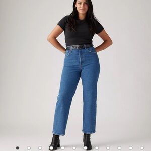 Levi’s ribcage straight ankle jean. Size 30. 99% Cotton.